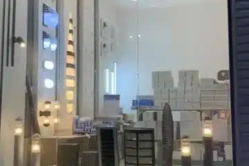 محل كهرباء للتقبيل