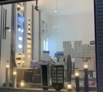 محل كهرباء للتقبيل