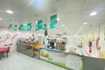 محل عصائر للتقبيل أو للبيع (بجوار مطعم حيوي)