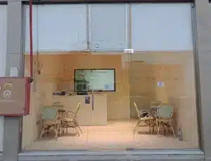 مطعم للبيع/للتقبيل