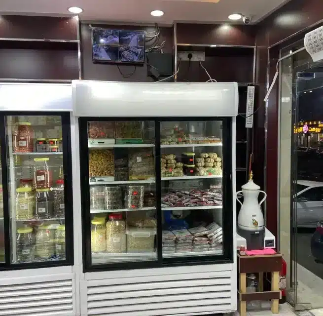 ثلاجة عرض