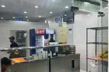 مكان انتظار العملاء في المطعم