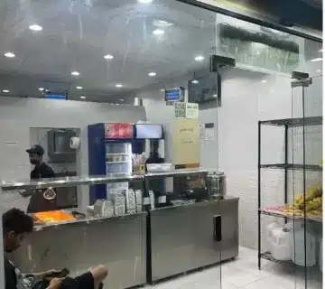 مكان انتظار العملاء في المطعم