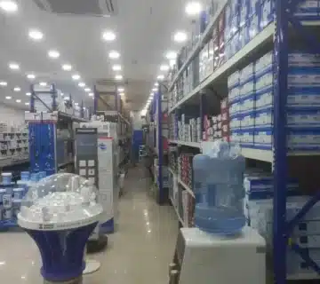 بضاعة محل كهرباء وسباكة