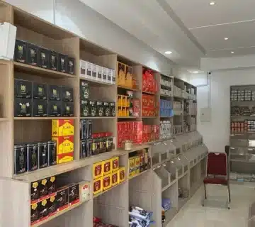 بضاعة محل عطارة