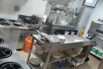 محتويات مطبخ محل الكنافة