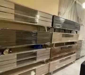 بضاعة محل مفروشات واثاث للتقبيل