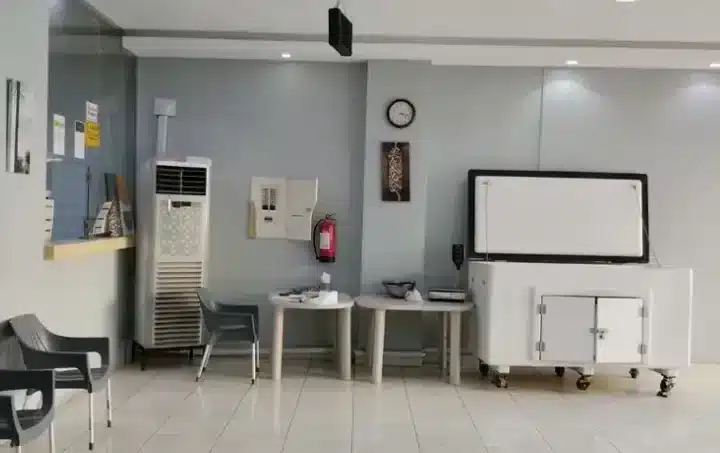 محتويات محل أسماك