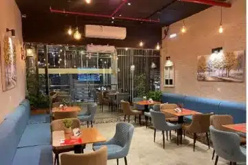 طاولات مطعم