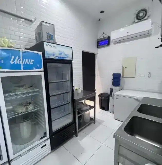 مطبخ مطعم شاورما