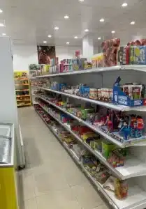 محل بيع حلويات مستوردة للتقبيل/للبيع