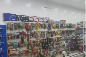 بضاعة محل كهرباء وسباكة