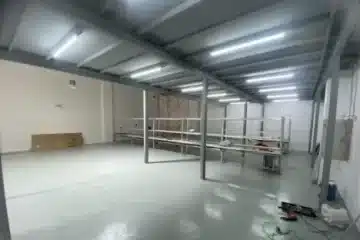 مصنع للتقبيل