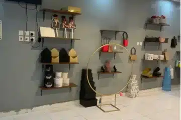 محتويات محل ورد