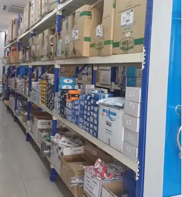 بضاعة محل كهرباء وسباكة