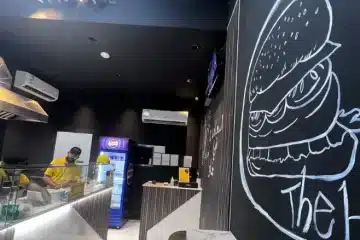 محتويات مطعم شاورما