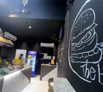 محتويات مطعم شاورما