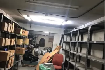 محل قطع غيار سيارات للتقبيل/للبيع