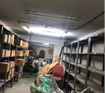 محل قطع غيار سيارات للتقبيل/للبيع