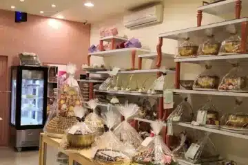 مشروع شوكولاتة للتقبيل (3 فروع ومعمل حلويات)