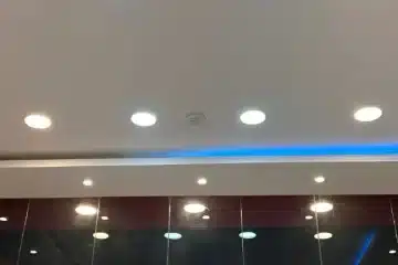 محل ورق جدران باركيه للتقبيل (إيجار منخفض) بالأحساء
