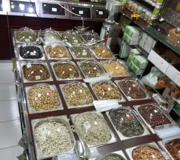 بضاعة محل عطارة للبيع