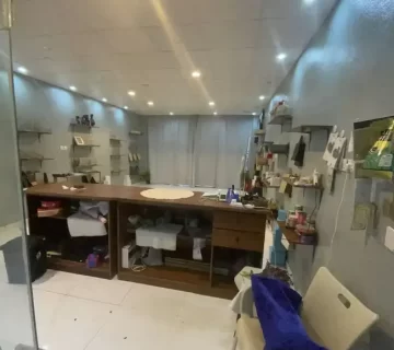 محتويات محل ورد