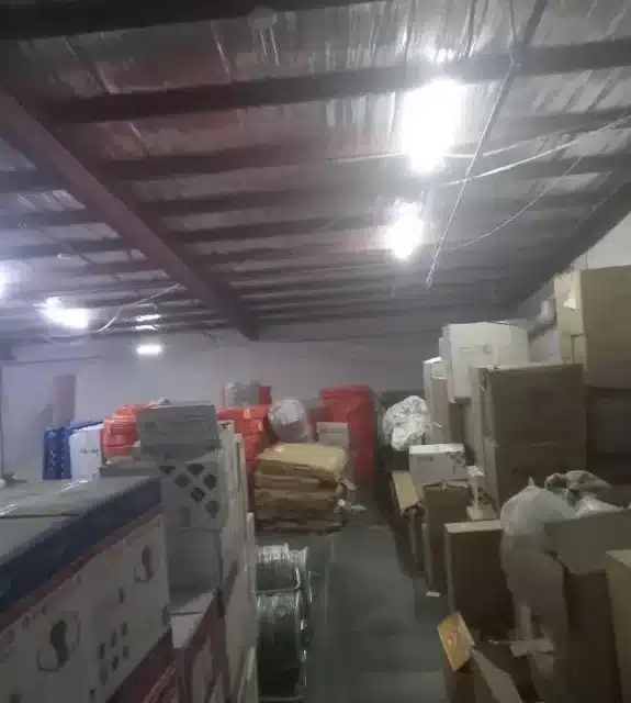 مستودع محل سباكة وادوات كهربائية