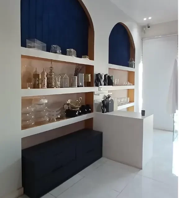 رفوف المكتب