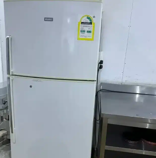 ثلاجة محل كنافة