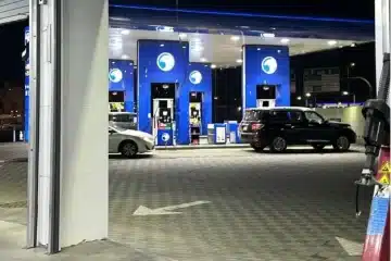 بنشر للتقبيل أو للبيع (بمعدات جديدة وتصميم مرتب)