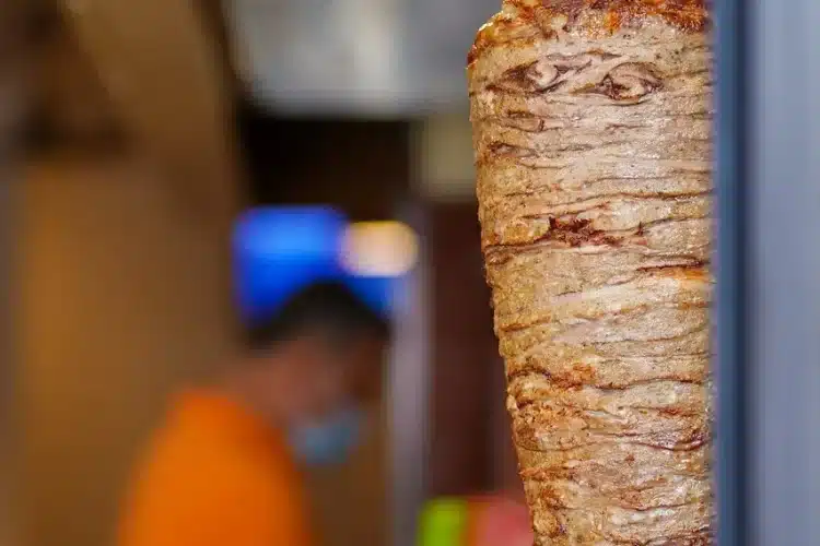 في 4 خطوات: كيف تؤسس مشروع مطعم شاورما ناجح؟