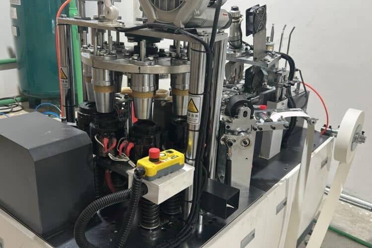 فرصة استثمارية جاهزة: مصنع أكواب ورقية للبيع في الدمام | تحليل العائد والفرصة السوقية